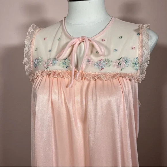 Vintage 50 60 Retro Cottagecore Floral Embroidery Peach Pastel Long Nightgown - Picture 7 of 16